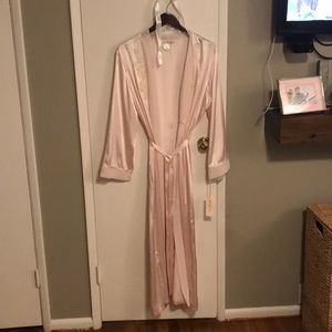 Light pink silk robe. Size L/Xl